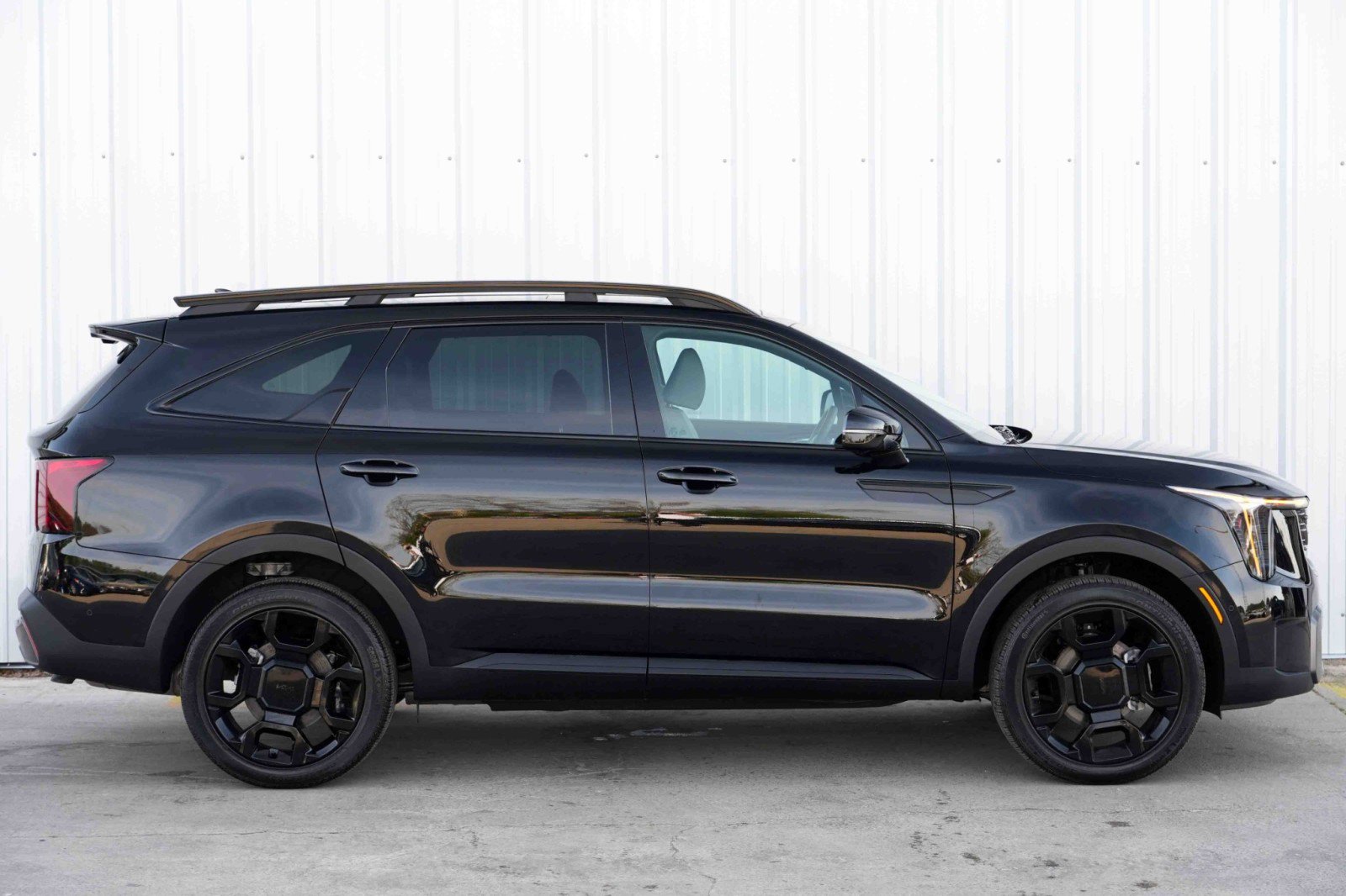 Used 2025 Kia Sorento SX Prestige w/ Sage Leather Package image 57