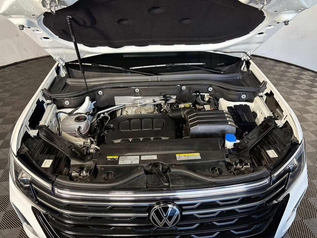 Certified 2024 Volkswagen Atlas Peak Edition SE AWD/4WD image 23