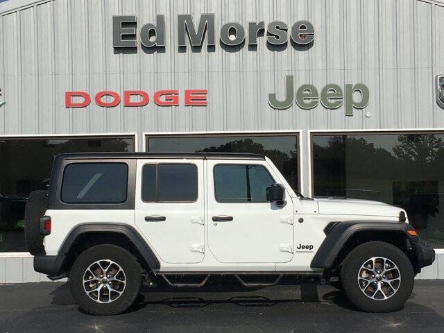 Used 2024 Jeep Wrangler Unlimited Sport AWD/4WD image 2
