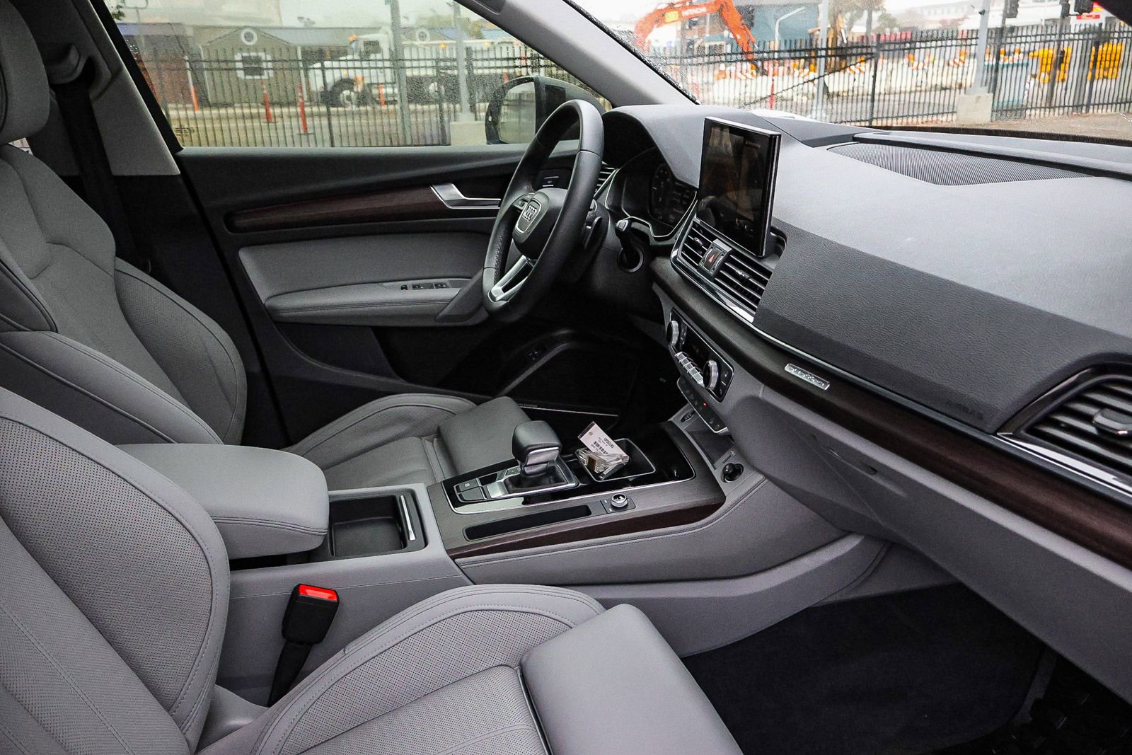 Used 2022 Audi Q5 e Prestige w/ Prestige Package image 18