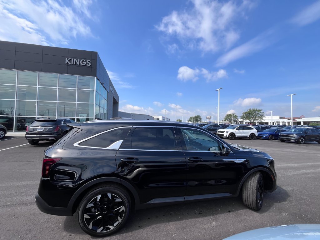 Certified 2026 Kia Sorento SX FWD image 3