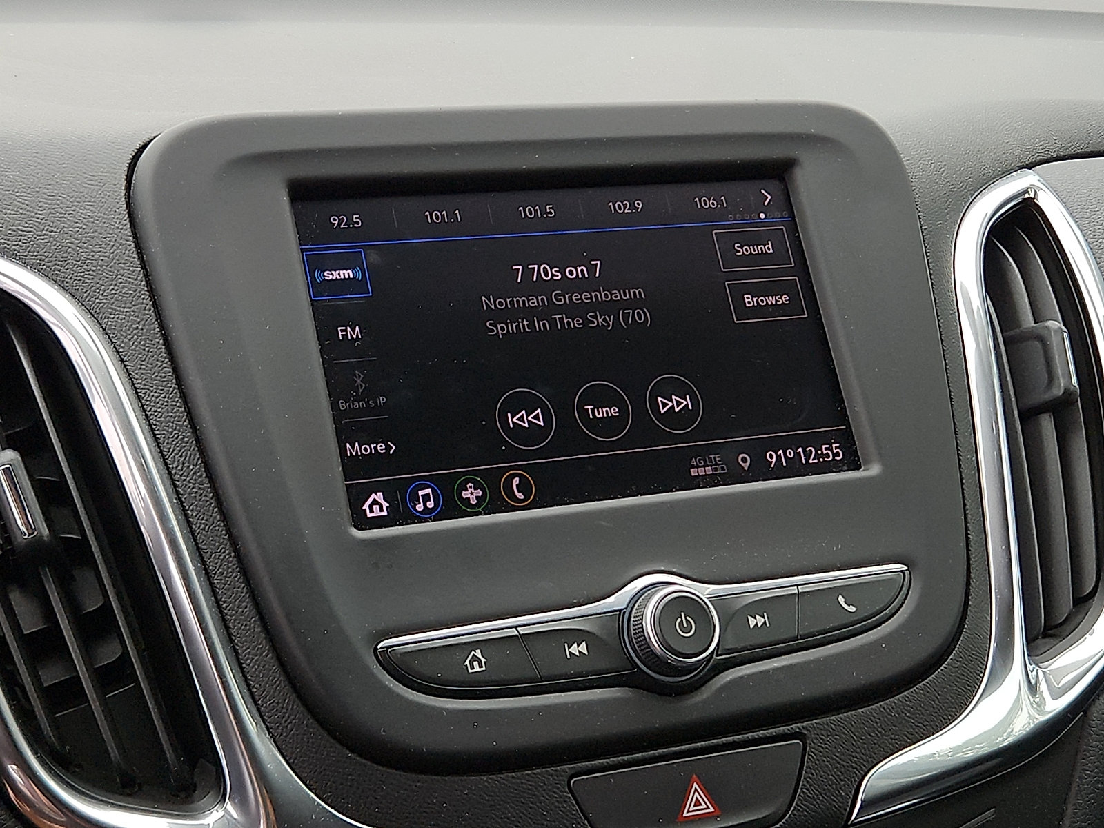 Used 2020 Chevrolet Equinox LT FWD image 16