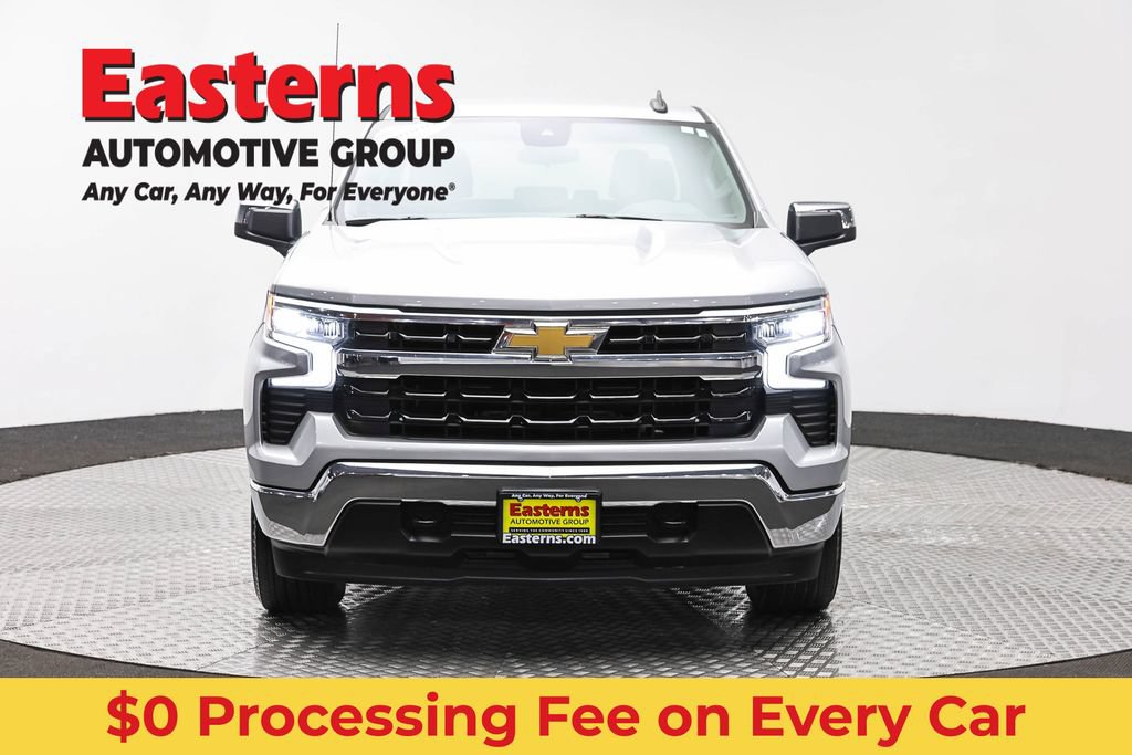 Used 2022 Chevrolet Silverado 1500 LT AWD/4WD image 2