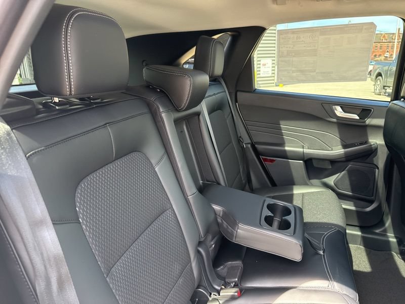 New 2025 Ford Escape SE FWD image 13