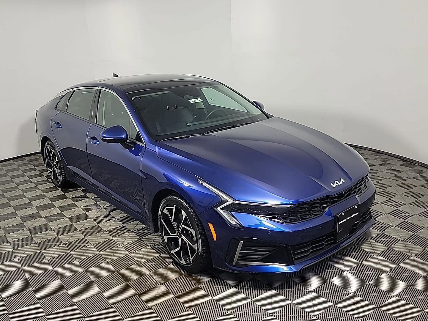 Used 2025 Kia K5 EX image 2