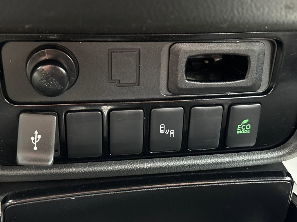 Used 2020 Mitsubishi Outlander LE image 18