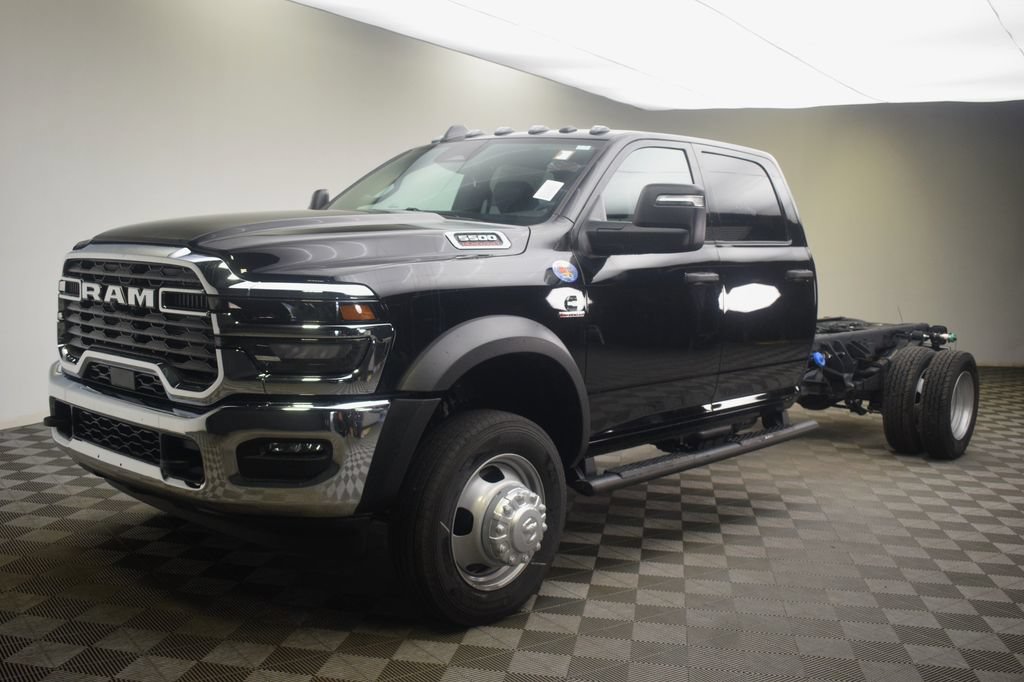 New 2026 RAM 5500 Tradesman AWD/4WD image 12