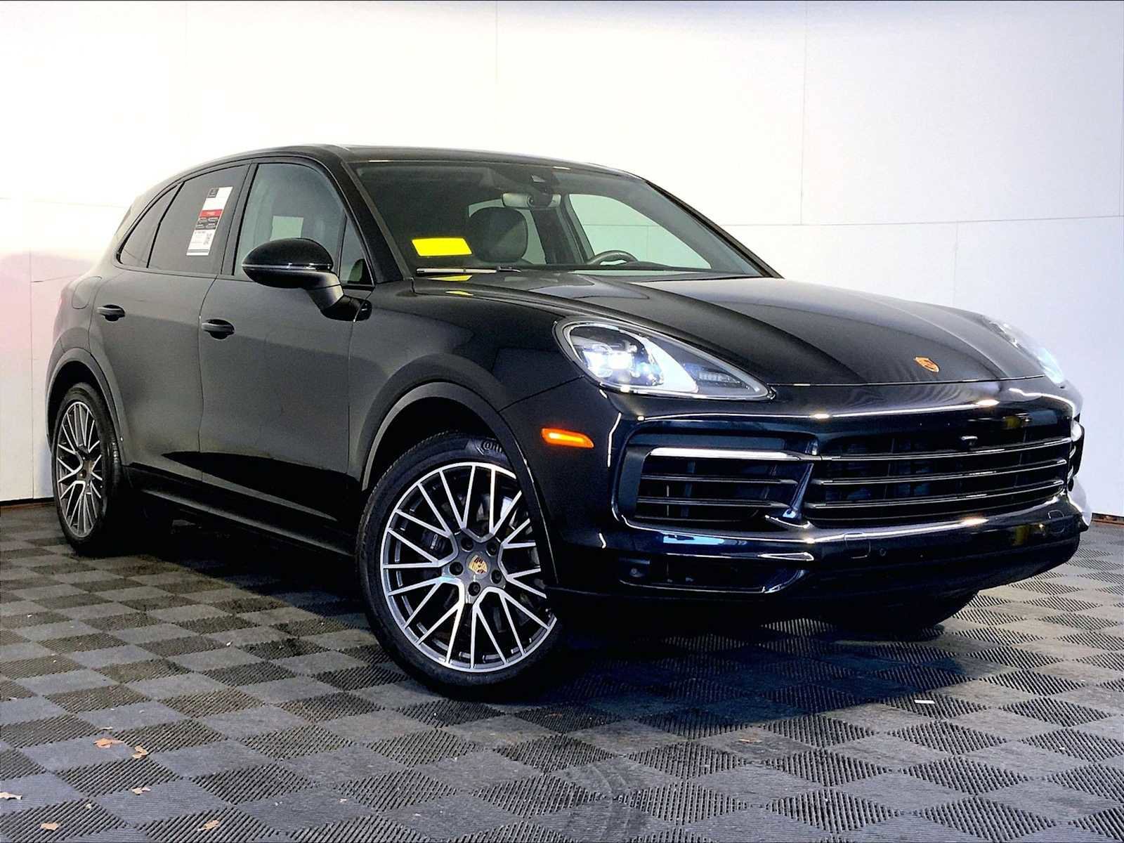 Certified 2022 Porsche Cayenne w/ Premium Package image 9