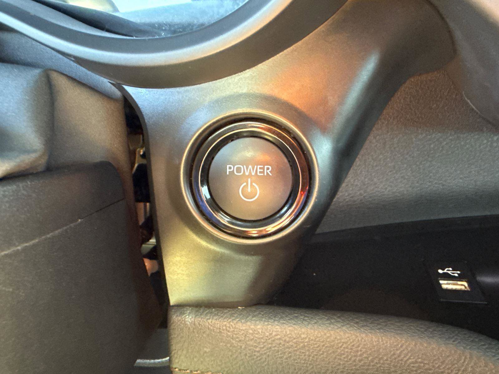 Used 2025 Toyota Sienna Limited AWD/4WD image 17