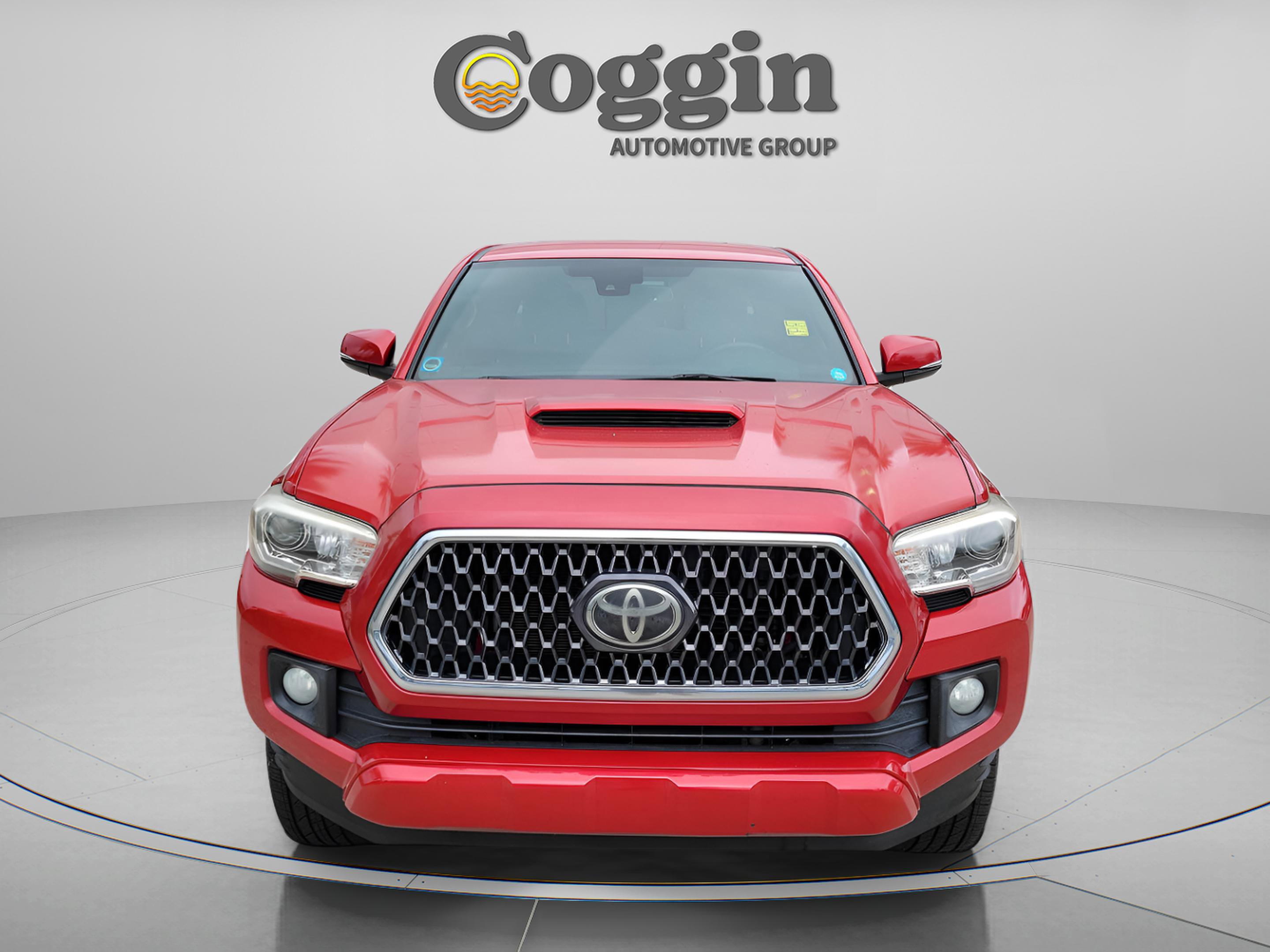 Used 2018 Toyota Tacoma TRD Sport AWD/4WD image 6
