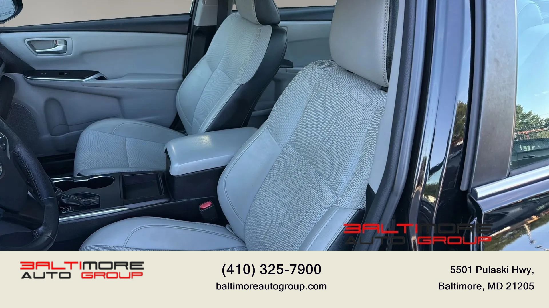 Used 2017 Toyota Camry SE w/ Moonroof Package FWD image 10