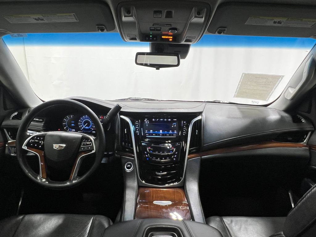 Used 2018 Cadillac Escalade Premium Luxury w/ LPO, Radiant Package AWD/4WD image 20