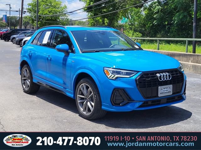 Used 2023 Audi Q3 2.0T Premium w/ Black Optic Sport Package AWD/4WD image 7