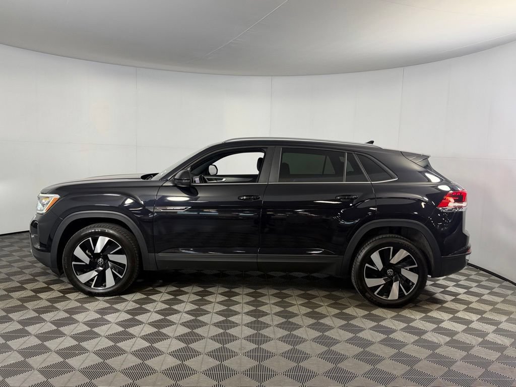 Used 2025 Volkswagen Atlas Cross Sport SE AWD/4WD image 10