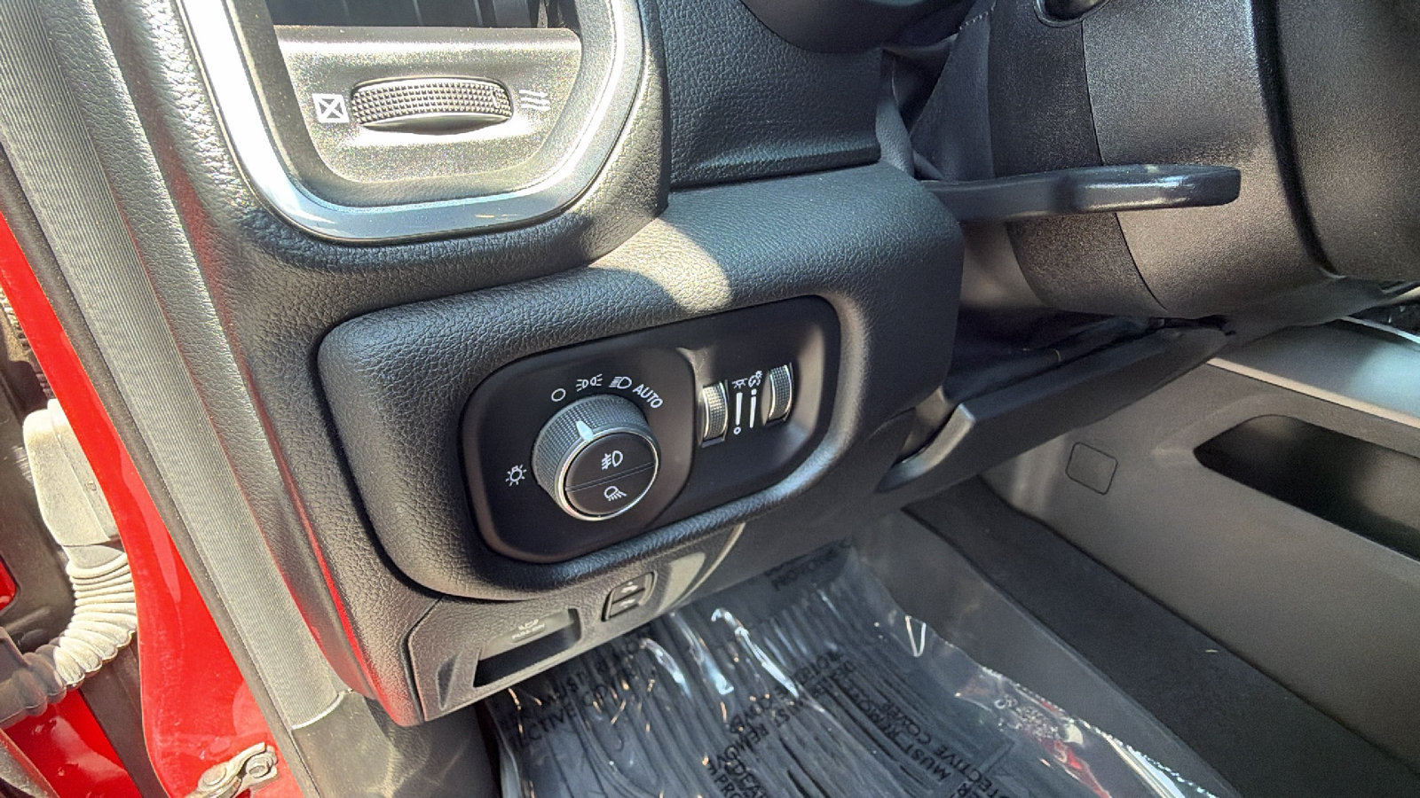 Used 2023 RAM 1500 Laramie AWD/4WD image 24