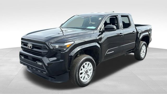 Used 2025 Toyota Tacoma SR5 AWD/4WD image 3