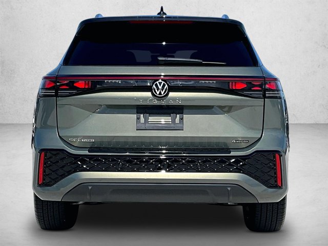 Used 2026 Volkswagen Tiguan SEL R-Line AWD/4WD image 4