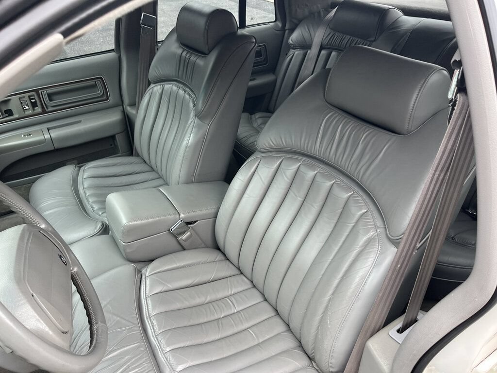 Used 1992 Buick Roadmaster Sedan RWD image 35