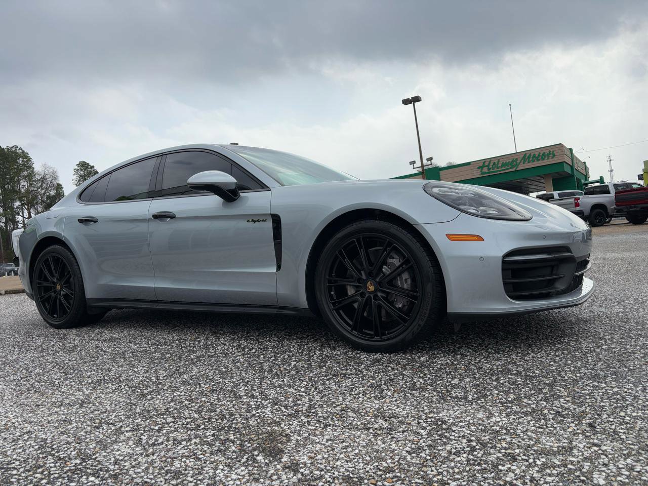 Used 2022 Porsche Panamera 4 Platinum Edition image 9