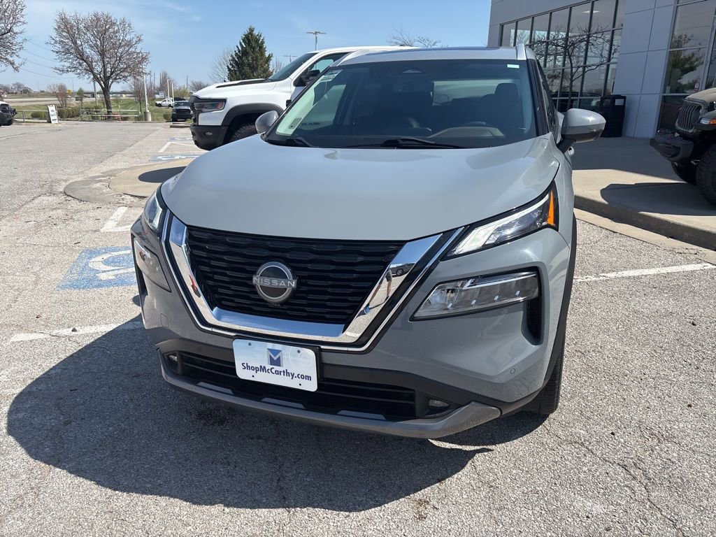 Used 2022 Nissan Rogue SL w/ SL Premium Package image 11