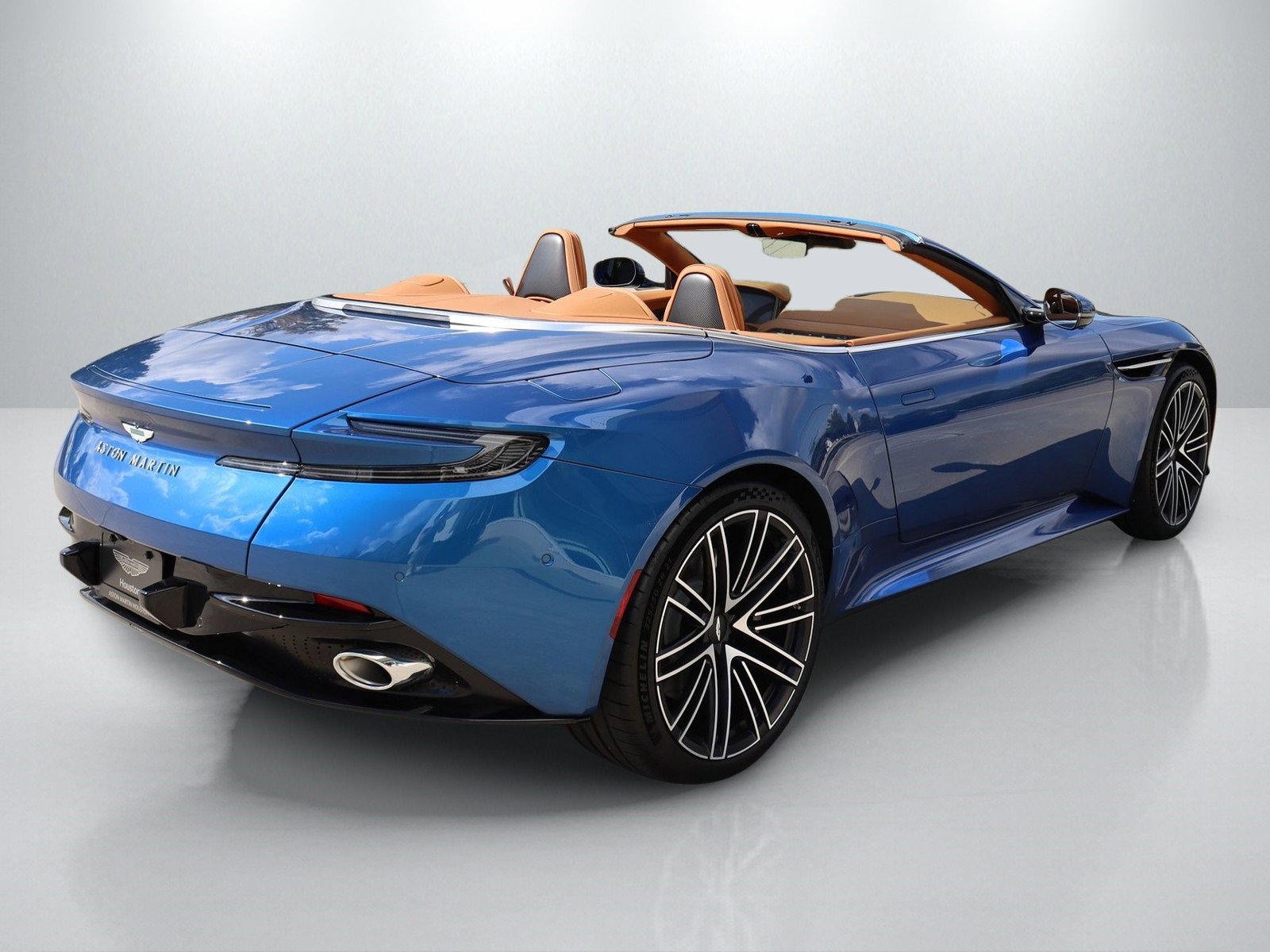 New 2025 Aston Martin DB12 Convertible image 9