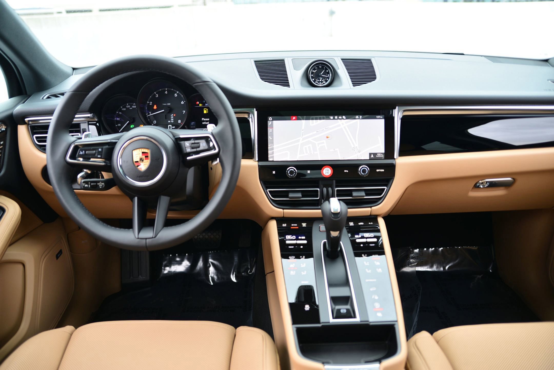 Used 2025 Porsche Macan image 27