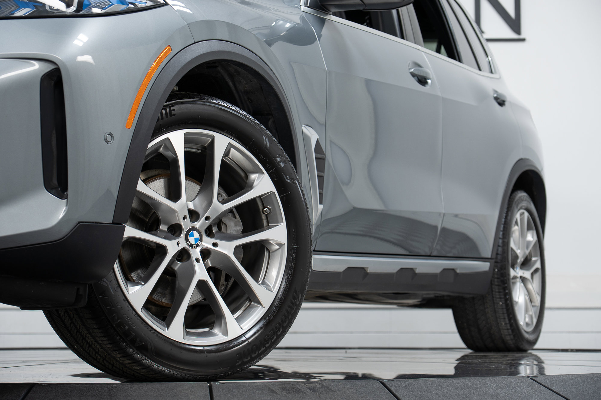 Used 2024 BMW X5 xDrive40i w/ Premium Package AWD/4WD image 27