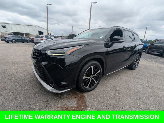 Used 2022 Toyota Highlander XSE AWD/4WD image 9