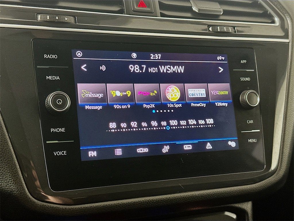 Used 2023 Volkswagen Tiguan SE R-Line image 17