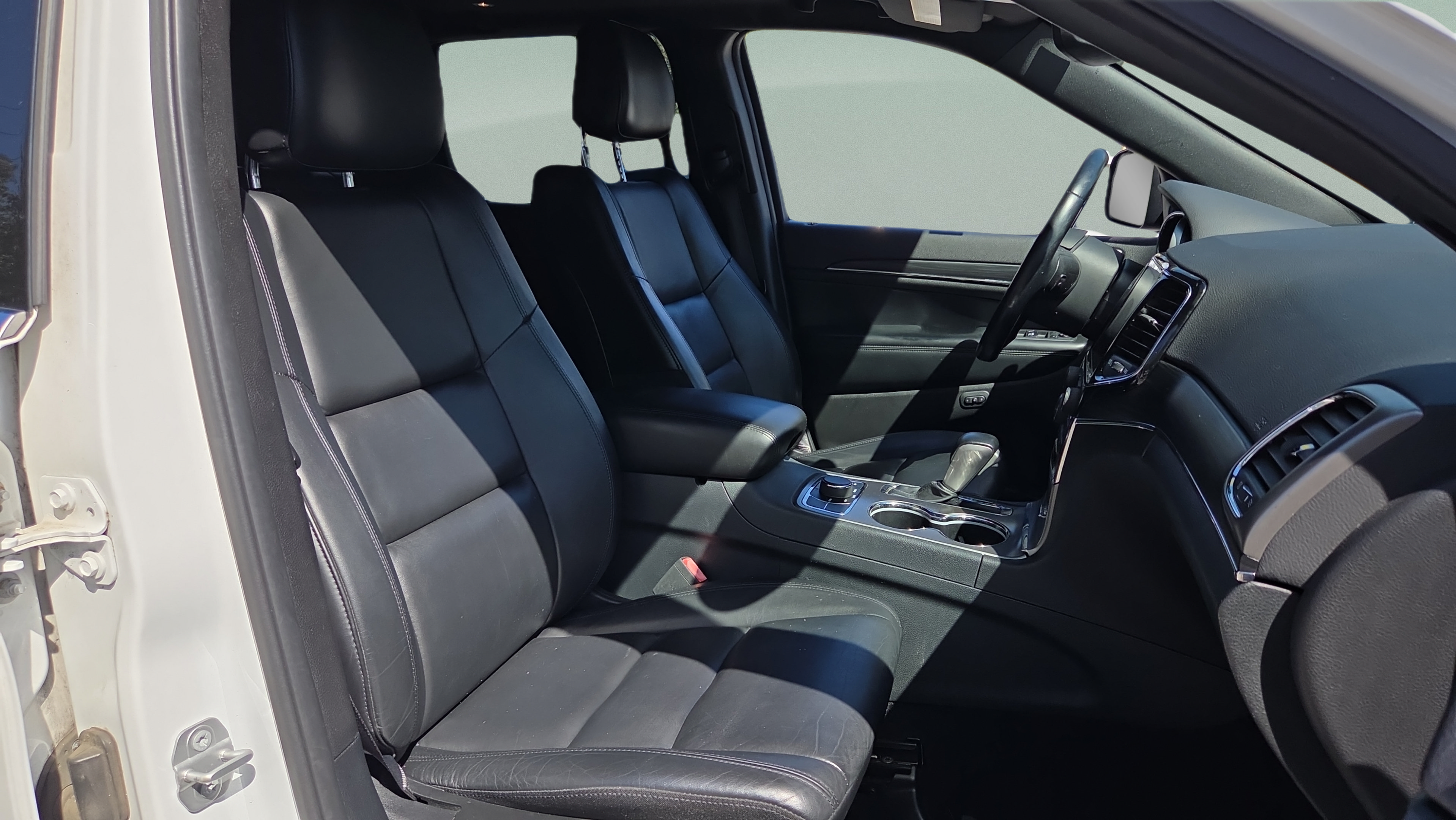 Used 2020 Jeep Grand Cherokee Limited AWD/4WD image 19