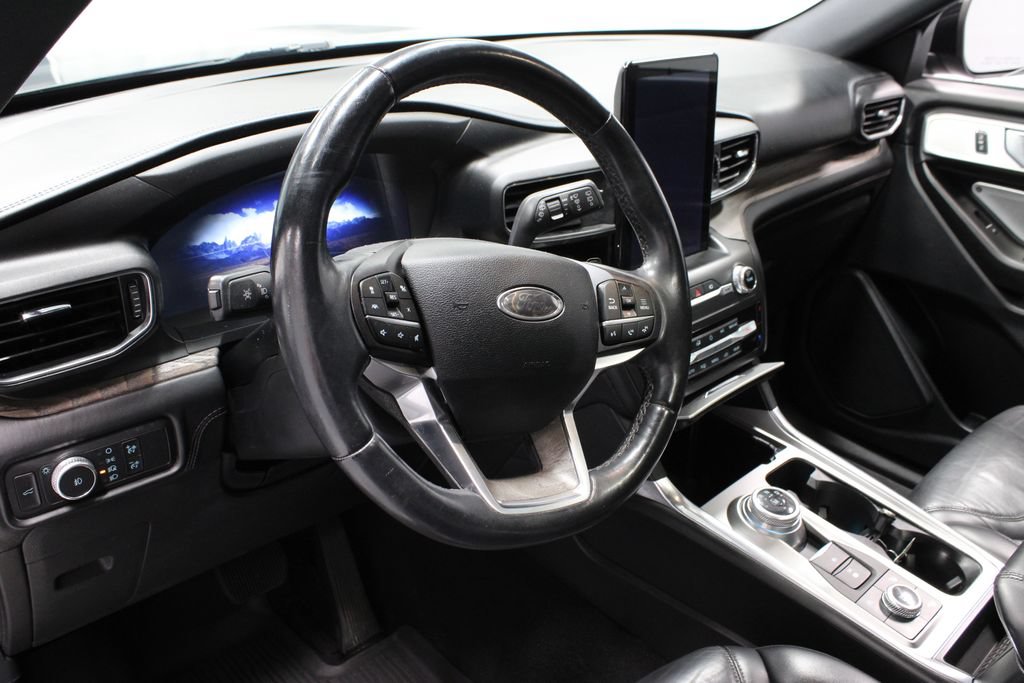 Used 2020 Ford Explorer Platinum w/ Premium Technology Package AWD/4WD image 26