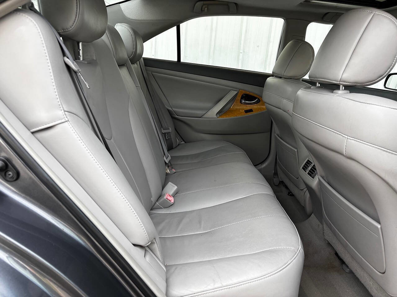 Used 2007 Toyota Camry XLE FWD image 16