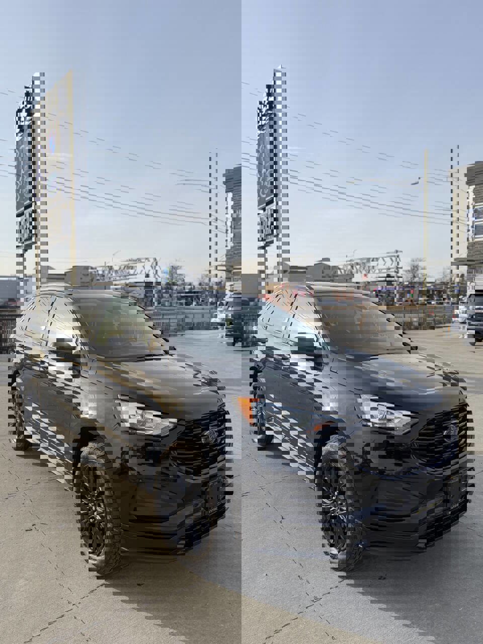 Used 2022 Ford Edge SE w/ Black Appearance Package image 1