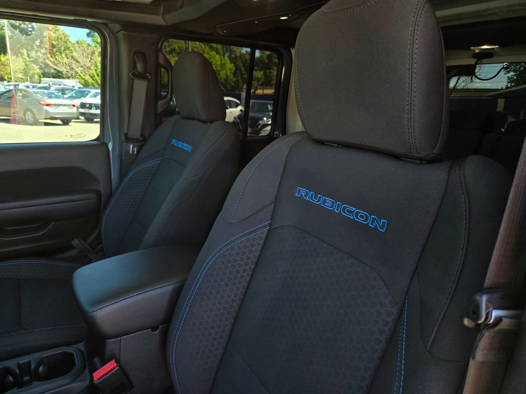 Used 2024 Jeep Wrangler Unlimited Rubicon 4xe w/ Convenience Group AWD/4WD image 18