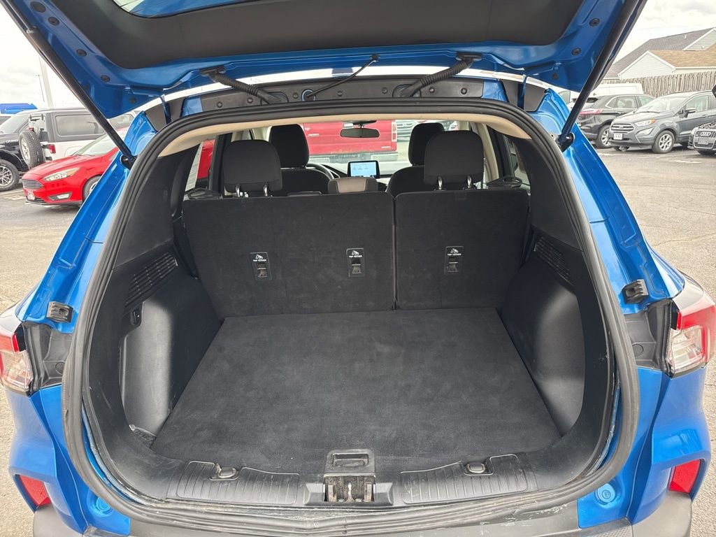 Used 2020 Ford Escape SE Sport image 32