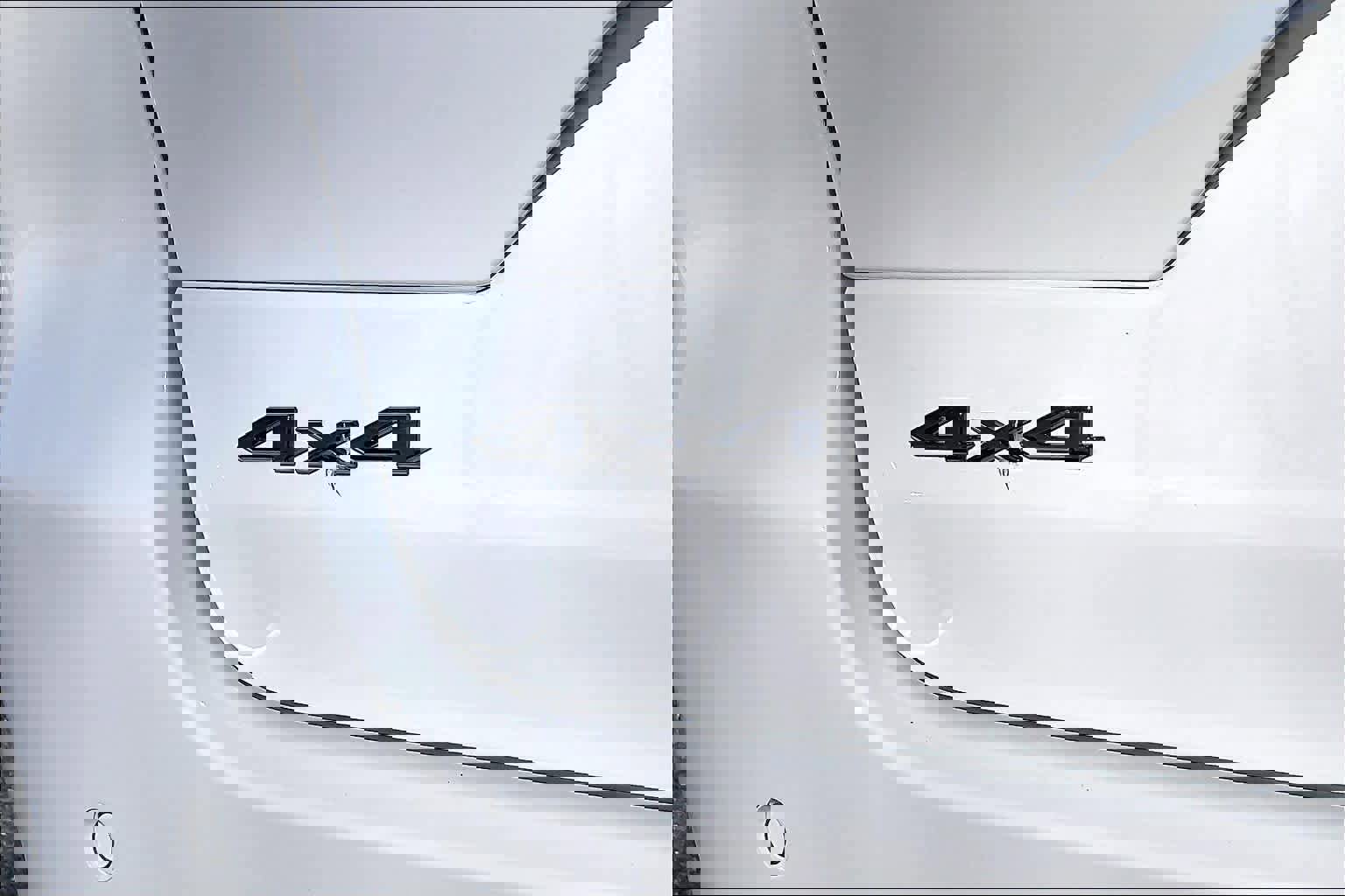 Used 2025 Jeep Grand Cherokee Summit w/ Obsidian Package image 32