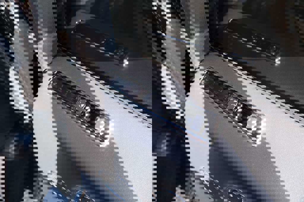 Used 2019 Land Rover Range Rover Autobiography image 32