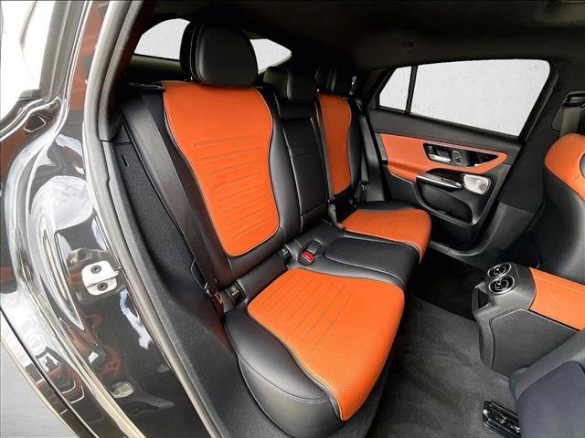 Used 2024 Mercedes-Benz GLC 300 4MATIC image 29