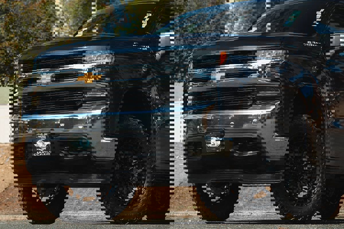 Used 2020 Chevrolet Silverado 1500 LT w/ All-Star Edition image 2