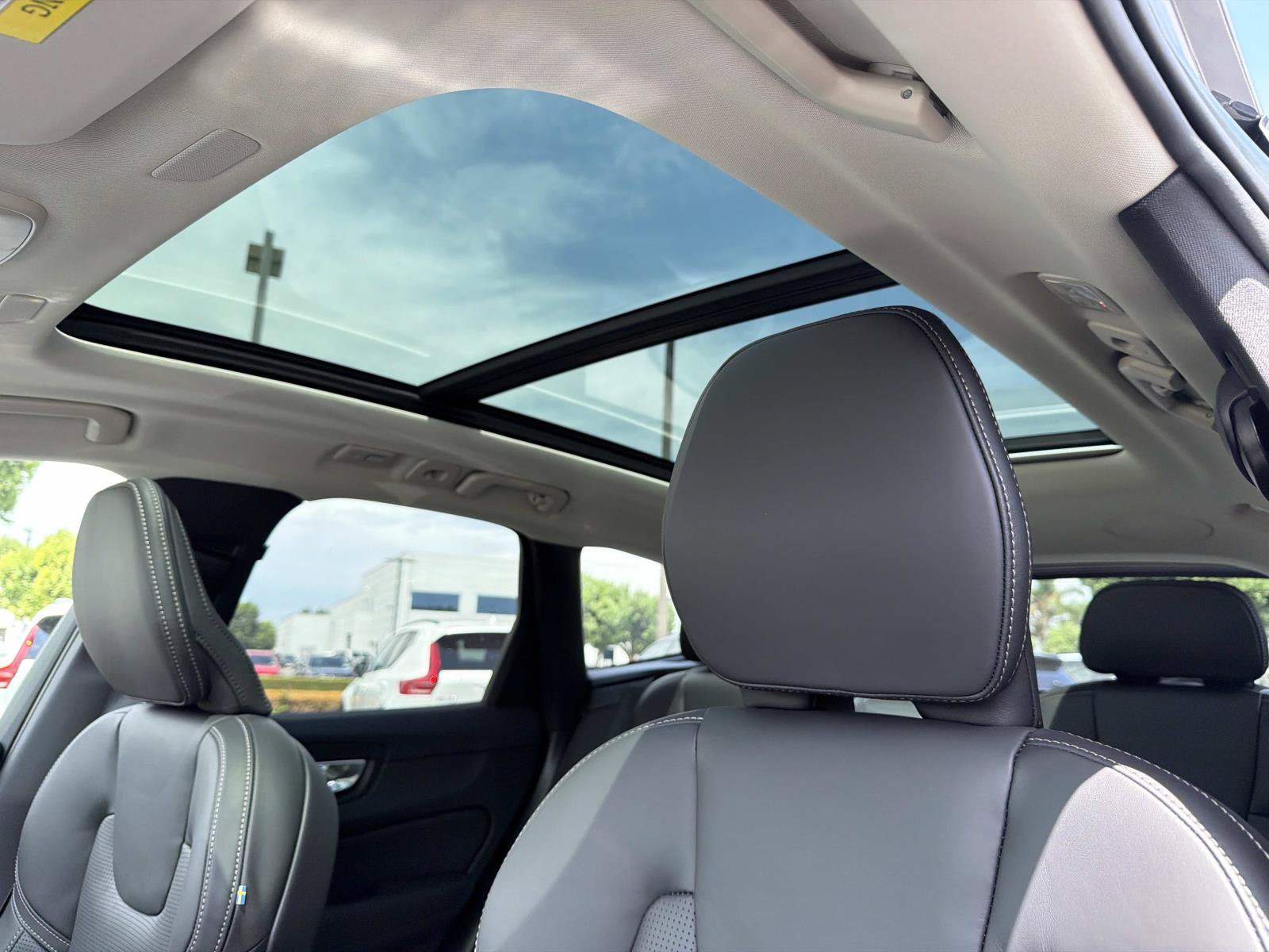 New 2027 Volvo XC60 B5 Ultra AWD/4WD image 24