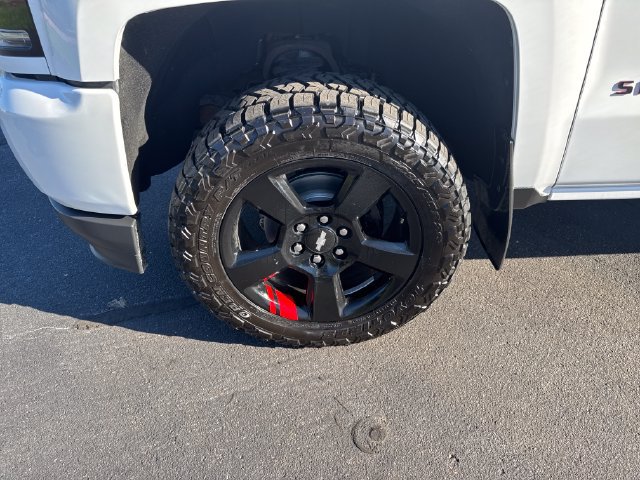 Used 2018 Chevrolet Silverado 1500 LTZ Z71 w/ Redline Edition AWD/4WD image 26