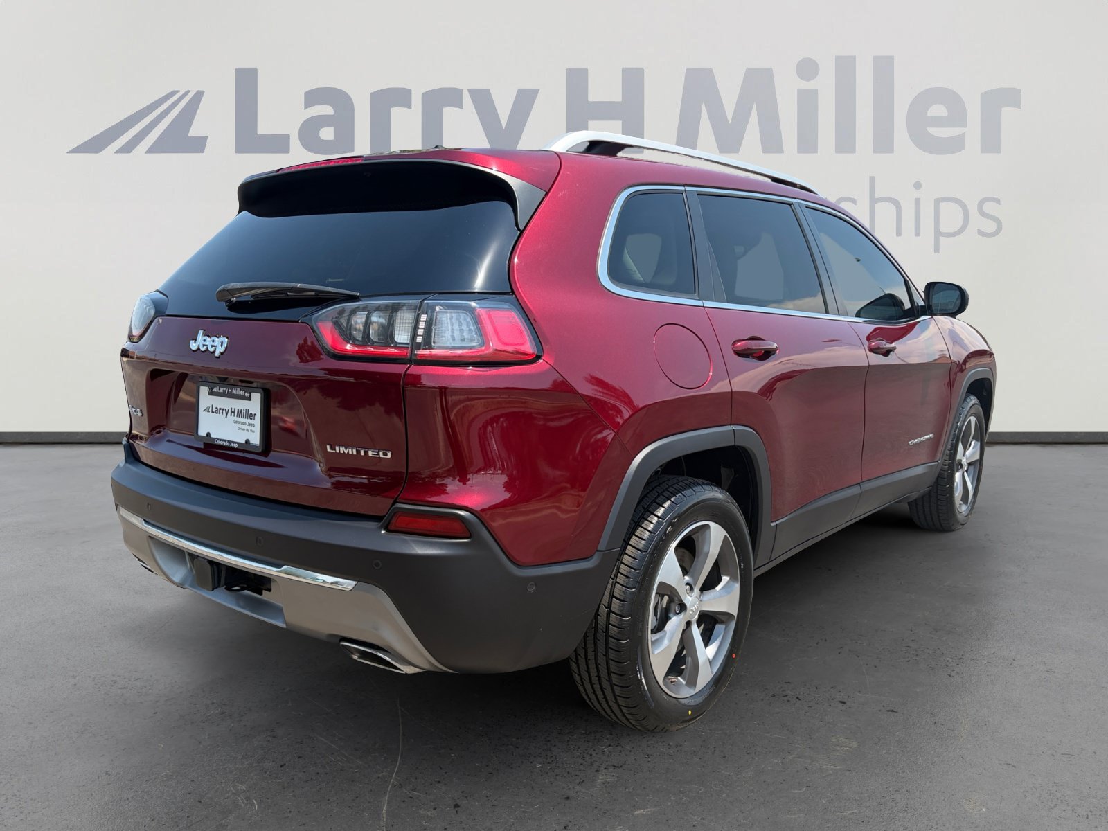 Used 2021 Jeep Cherokee Limited w/ Elite Package AWD/4WD image 5