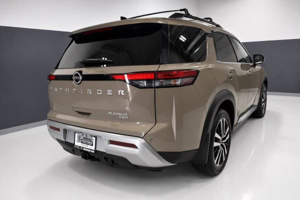 Certified 2023 Nissan Pathfinder Platinum AWD/4WD image 8