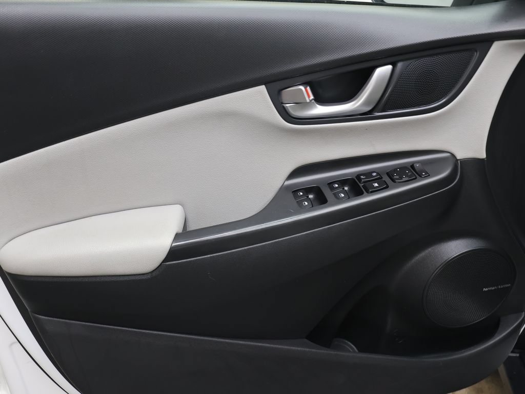 Used 2022 Hyundai Kona Limited FWD image 15
