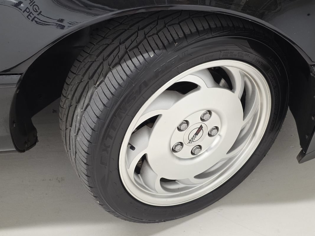 Used 1995 Chevrolet Corvette Coupe RWD image 39