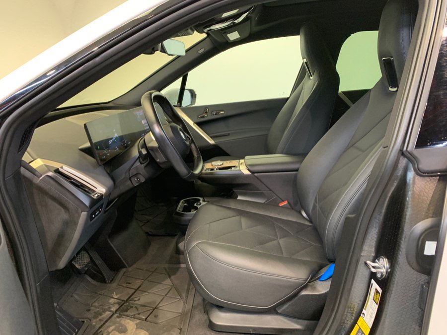 Used 2023 BMW iX xDrive50 w/ Premium Package AWD/4WD image 21