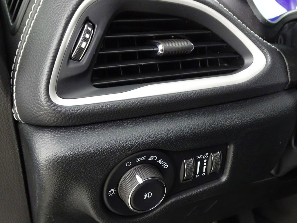 New 2026 Chrysler Pacifica Select image 20