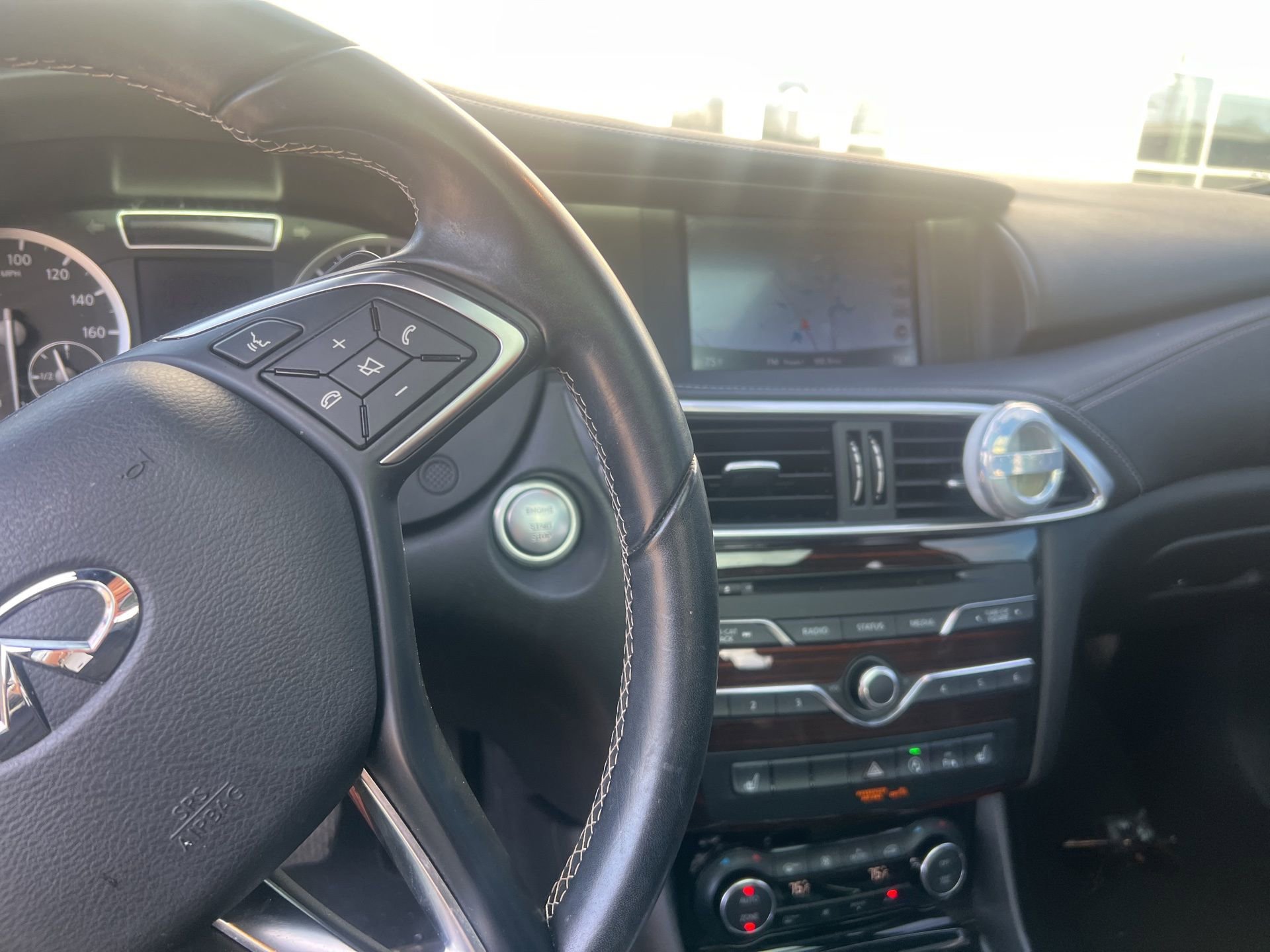 Certified 2017 INFINITI QX30 Premium w/ Navigation Package image 9