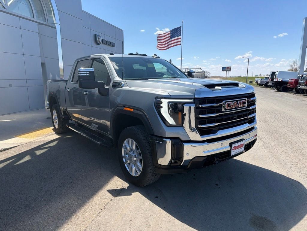 Used 2024 GMC Sierra 2500 SLT w/ SLT Premium Package AWD/4WD image 3