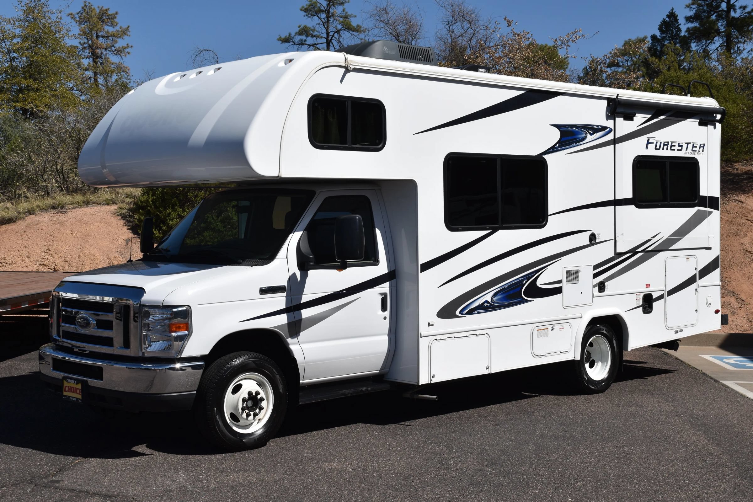 Used 2019 Ford E-450 and Econoline 450 Super Duty w/ Motorhome Prep Package RWD image 1